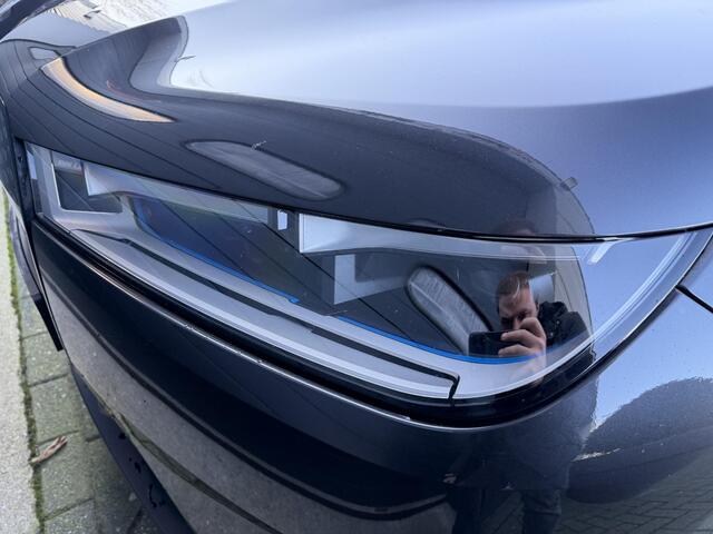 BMW iX xDrive50 High Executive 112 kWh SOH 92% | Sky Lounge | 360* Camera | Massage | Stoelventilatie/Verwarming | Elektrische Trekhaak |