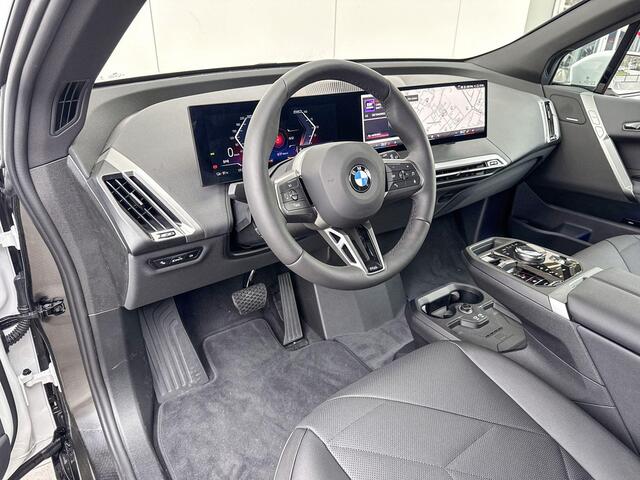 BMW iX xDrive40 High Executive Luchtvering / Harman Kardon Audio / Stoelventilatie / Stoelverwarming / Panoramadak