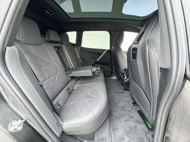 BMW iX xDrive40 High Executive Luchtvering / Harman Kardon Audio / Stoelventilatie / Stoelverwarming / Panoramadak