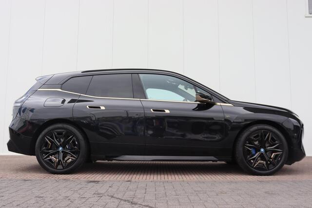 BMW iX xDrive50 Executive 112 kWh Sportpakket/ 22" LMV/ Stoelventilatie/ Stoelverwarming/ Elektrische Stoelen/ Achteruitrij camera