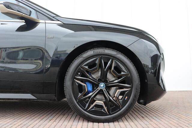 BMW iX xDrive50 Executive 112 kWh Sportpakket/ 22" LMV/ Stoelventilatie/ Stoelverwarming/ Elektrische Stoelen/ Achteruitrij camera