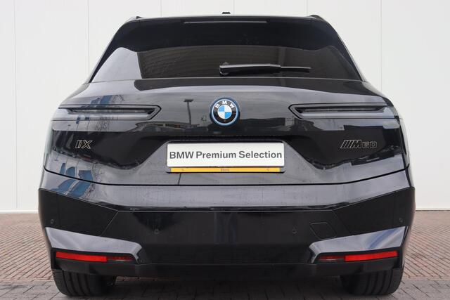 BMW iX xDrive50 Executive 112 kWh Sportpakket/ 22" LMV/ Stoelventilatie/ Stoelverwarming/ Elektrische Stoelen/ Achteruitrij camera