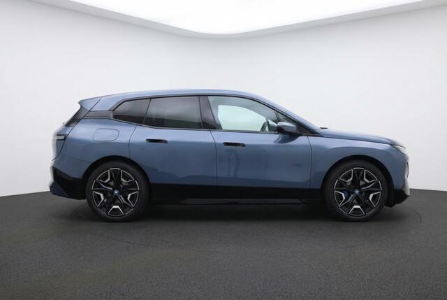 BMW iX iX 40 xDrive M Sport Pano l HUD l 360 Camera l H&K l VOL OPTIES