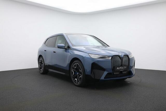 BMW iX iX 40 xDrive M Sport Pano l HUD l 360 Camera l H&K l VOL OPTIES