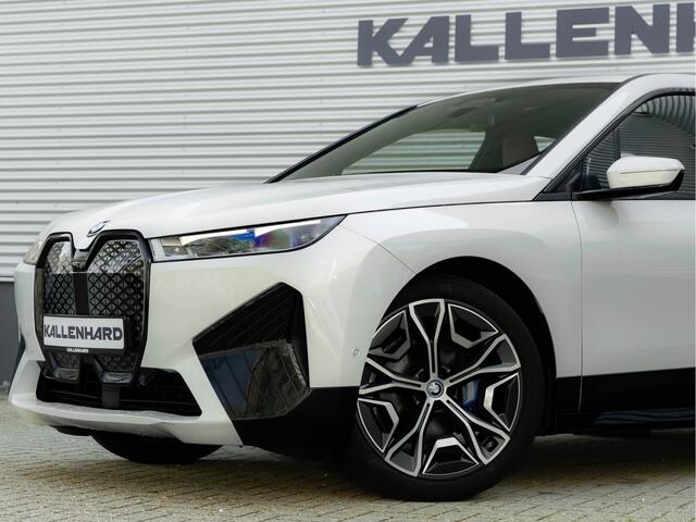 BMW iX xDrive50 - 112 kWh - Luchtvering - Active Steering - Driving Ass Prof