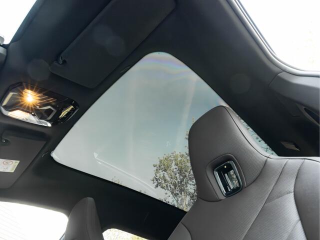 BMW iX xDrive50 - 112kWh - Sport Pakket - Pano - Driving Ass Prof - Head-up