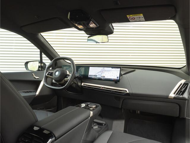 BMW iX xDrive50 - Luchtvering - Sportpakket - Driving + Parking Ass Prof