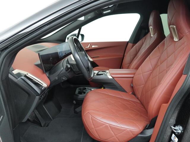BMW iX xDrive40 High Executive 77 kWh | Active Steering | Trekhaak |
