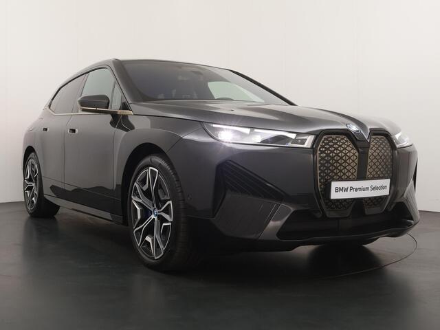BMW iX xDrive40 High Executive 77 kWh | Active Steering | Trekhaak |
