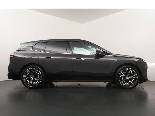 BMW iX xDrive40 High Executive 77 kWh | Active Steering | Trekhaak |