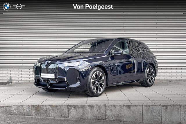 BMW iX xDrive45 101 kWh