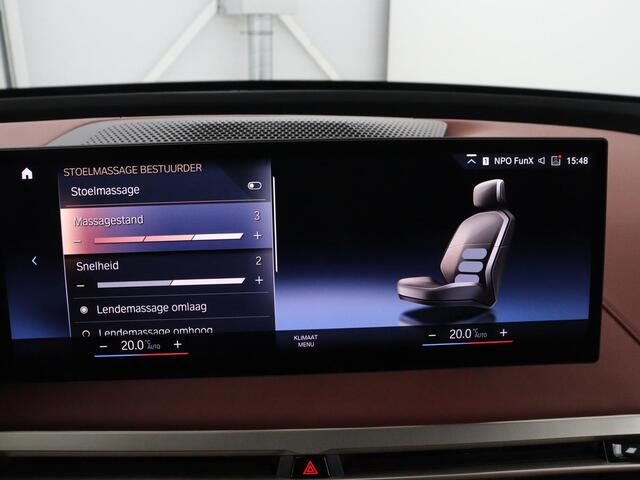 BMW iX xDrive50 M Sport High Executive 112 kWh SOH 96,2% | Full Option | Pano | Chrystal Buttons | Soft Close | Harman Kardon | Laser Lights | Achteras sturing | Massage stoelen | 4-Zone Climate Control | Carplay | Head-up