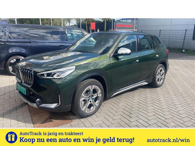 BMW iX1 xDrive30 Launch Edition 67 kWh Lederen Bekleding | Head-Up Display | Apple Carplay / Android Auto Sanremo Green! xLine