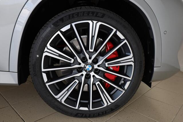 BMW iX1 eDrive20 M Sportpakket Pro | Head-Up Display | Panoramadak | Elektr. Trekhaak