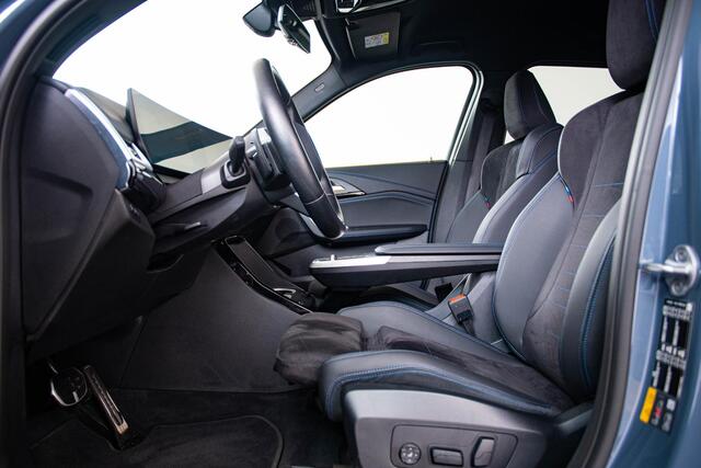 BMW iX1 xDrive30 Launch Edition 67 kWh M Sport - Trekhaak - Driving Assistant Plus - Comfort Access - Elektrisch verstelbare/verwarmde voorstoelen - Grootlichtassistent - Actieve bestuurdersstoel -