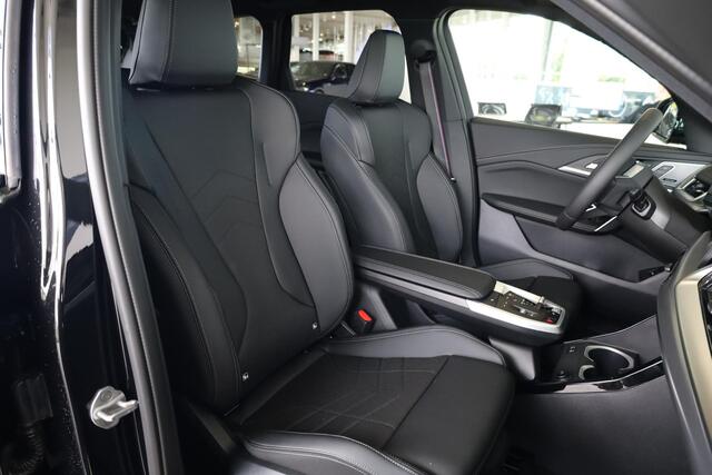 BMW iX1 eDrive20 M Sport Pro | Driving Assitant Plus | Panoramadak | Elektr. Trekhaak