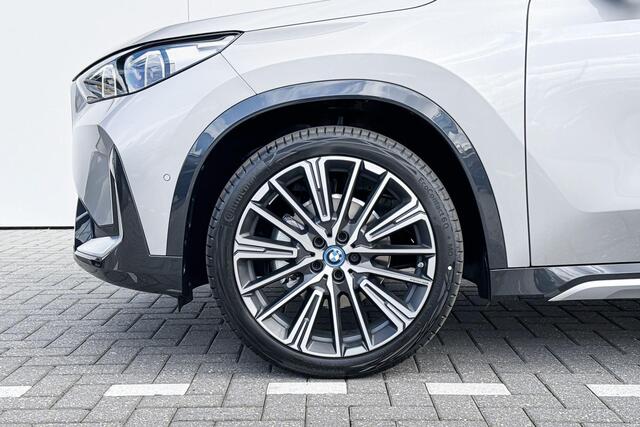 BMW iX1 eDrive20 67 kWh