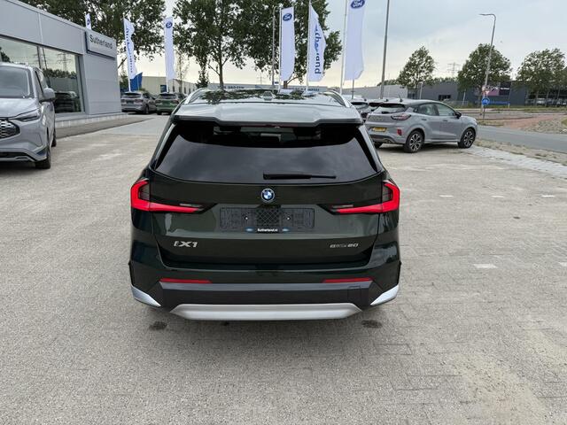 BMW iX1 eDrive20 67 kWh 204pk | X-Line | Travel Pack | Innovation Pack | Adaptieve cruise controle | HiFi System Harman Kardon | Panoramadak | Head up Display