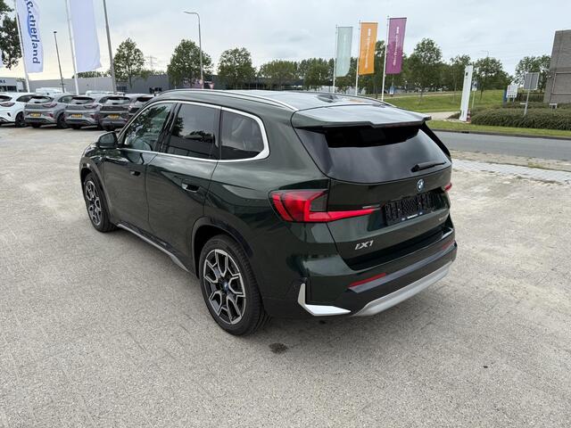 BMW iX1 eDrive20 67 kWh 204pk | X-Line | Travel Pack | Innovation Pack | Adaptieve cruise controle | HiFi System Harman Kardon | Panoramadak | Head up Display