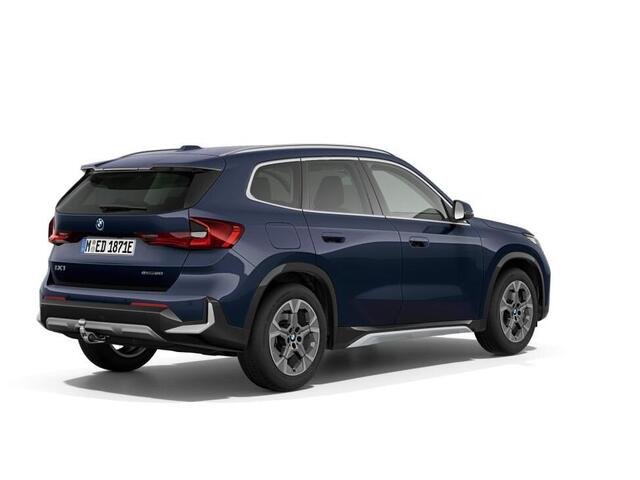 BMW iX1 eDrive20 Pure Edition | Xline | Dakrails | Trekhaak