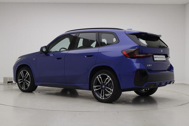 BMW iX1 eDrive20 67 kWh M-Sport | 19" | Trekhaak | Panorama | Premium Pack | Voorbereiding Driving Assistant Plus | | Nu voor 43.895,-