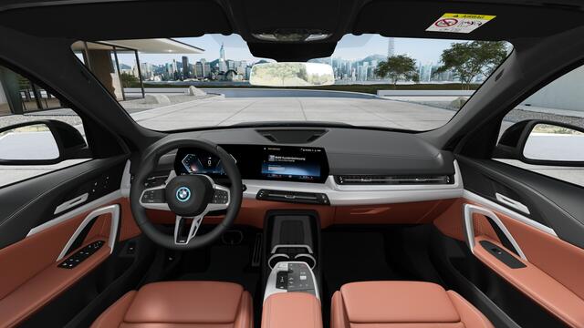 BMW iX1 eDrive20 M Sport / Sportstoelen / Achteruitrijcamera / M Adaptief onderstel / Comfort Access / Adaptieve LED / Stoelverwarming