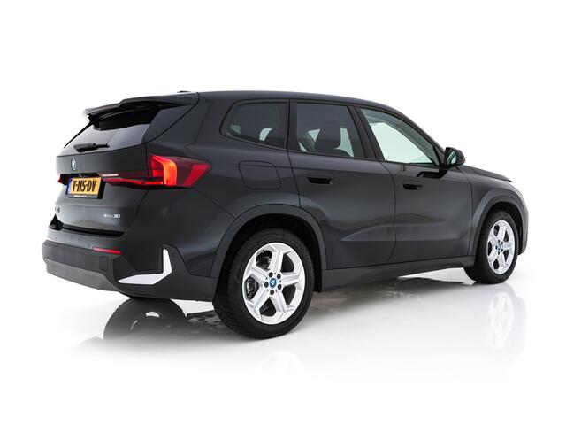 BMW iX1 xDrive30 Launch Edition 67 kWh [ 3-Fase ] {SOH-100%} (INCL-BTW) Aut. *FULL-LED | DIGI-COCKPIT | DAB+ | NAVI-FULLMAP | PRIVACY-GLASS | COMFORT-SEATS | ECC | PDC | CRUISE | 18''ALU*