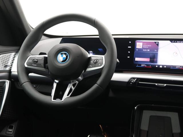 BMW iX1 xDrive30 67 kWh | M-Sport | Pano | Trekhaak | 19inch | Ekris Selection