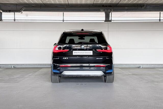 BMW iX1 xDrive30 Launch Edition 67 kWh