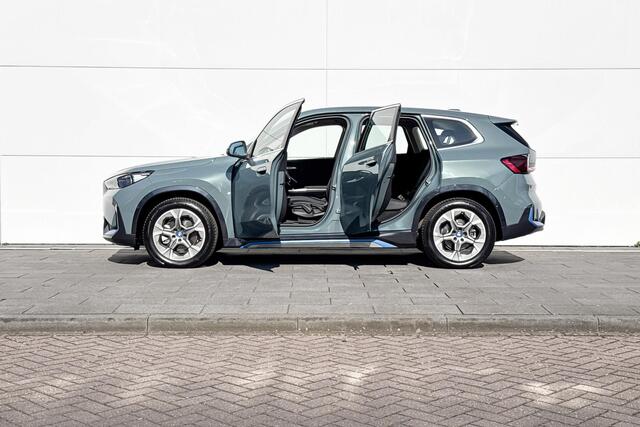 BMW iX1 xDrive30 Launch Edition 67 kWh