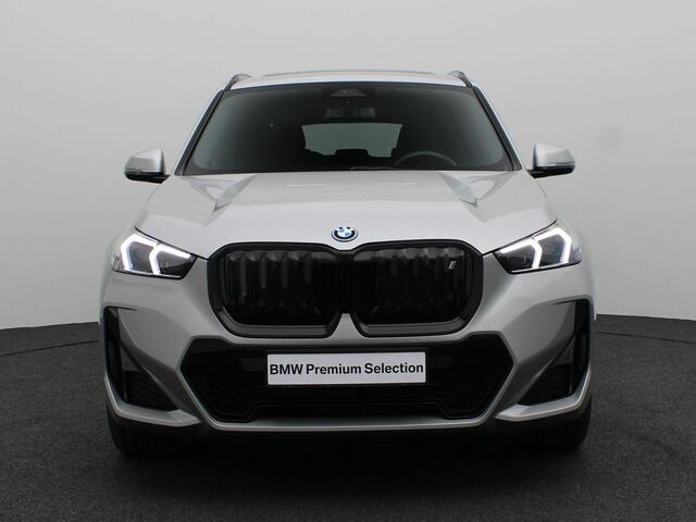 BMW iX1 xDrive30 M Sportpakket | Premium Pack | Comfort Pack | Travel Pack | Comfort Access | Harman Kardon | 19''