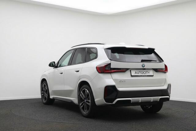 BMW iX1 30 xDrive M Sport 313 pk 100% SOH l Pano l Drive Assistant l Sha