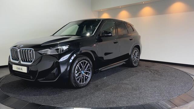 BMW iX1 xDrive30 67 kWh M Sport Edition | Panoramadak | Sportstoelen Soh (batterijcheck) Waarde 97,8 %