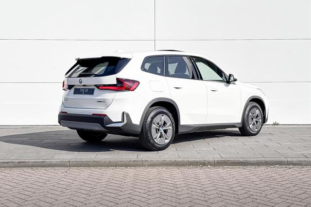 BMW iX1 Premium Pack | Travel Pack | Panoramadak | Selection 1500