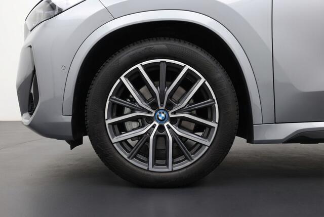 BMW iX1 20 eDrive M Sport Full Led l Navi l Camera