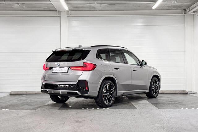 BMW iX1 eDrive20 | M-Sport Pro | Travel Pack | Premium Pack | Comfort Pack | Driving Assistant | Driving Assistant Plus | Harman/Kardon | Panoramadak | Comfort Access