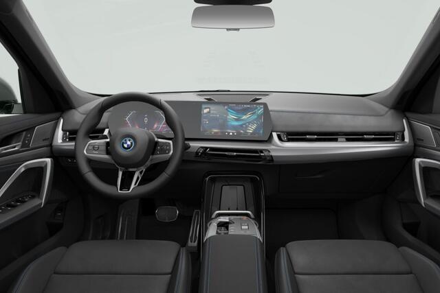 BMW iX1 eDrive20 67 kWh M Sport Edition | M Sportpakket Pro | Premium Pack | Travel Pack