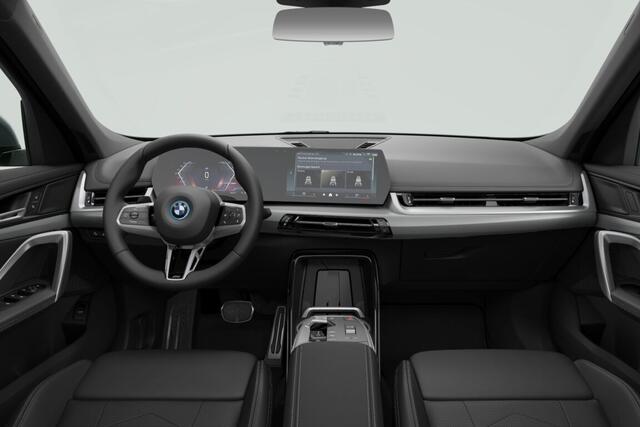 BMW iX1 eDrive20 67 kWh M Sport Edition | M Sportpakket | Premium Pack | Travel Pack | Trekhaak