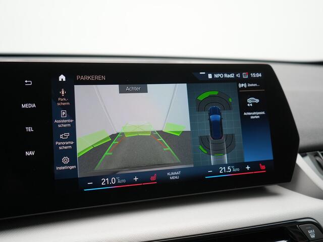 BMW iX1 xDrive30 Launch Edition 67 kWh 313pk Dealer O.H. | Adaptief M Onderstel | Camera | Stoelverwarming | Widescreen Navi | Sfeerverlichting | Apple Carplay | Navigatie | DAB | 18'' L.M. | Virtual | Cruise Control |