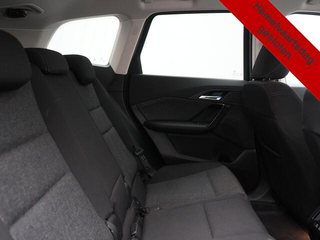 BMW iX1 xDrive30 64 kWh 306pk Dealer O.H. | Adaptief M Onderstel | Camera | Cruise Control | Stoelverwarming | Widescreen Navi | Park Assist | Apple Carplay | Navigatie | DAB | Standkachel |