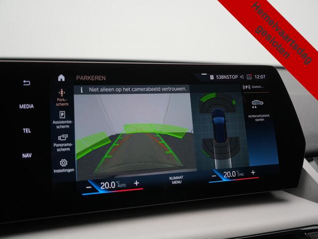 BMW iX1 xDrive30 64 kWh 306pk Dealer O.H. | Adaptief M Onderstel | Camera | Cruise Control | Stoelverwarming | Widescreen Navi | Park Assist | Apple Carplay | Navigatie | DAB | Standkachel |