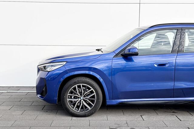 BMW iX1 eDrive20 67 kWh M Sport Edition M-Sport | Trekhaak | Huisselectie 750