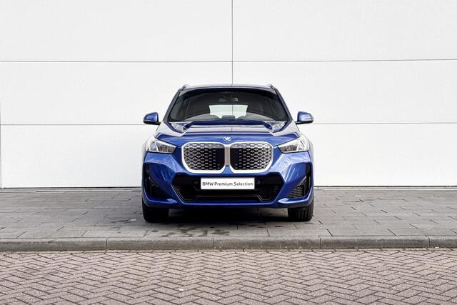 BMW iX1 eDrive20 67 kWh M Sport Edition M-Sport | Trekhaak | Huisselectie 750