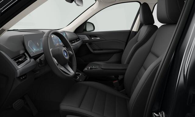BMW iX1 eDrive20 - 67kWh - Memoryzetel - Massage - Harmen Kardon - Camera