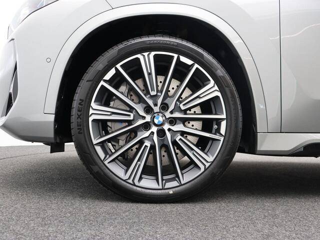 BMW iX1 eDrive20 M Sport Edition | Premium Pack | Comfort Pack | Travel Pack | Panoramadak | Elektrisch Verstelbare Sportstoelen | Harman Kardon | 20''