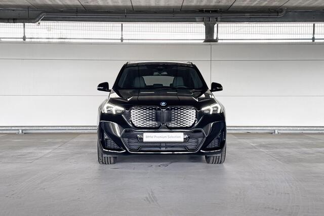 BMW iX1 eDrive20 67 kWh M Sport Edition | M Sportpakket Pro | Innovation Pack | Travel Pack | Trekhaak | Huisselectie