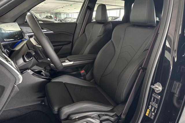 BMW iX1 eDrive20 67 kWh M Sport Edition | M Sportpakket Pro | Innovation Pack | Travel Pack | Trekhaak | Huisselectie