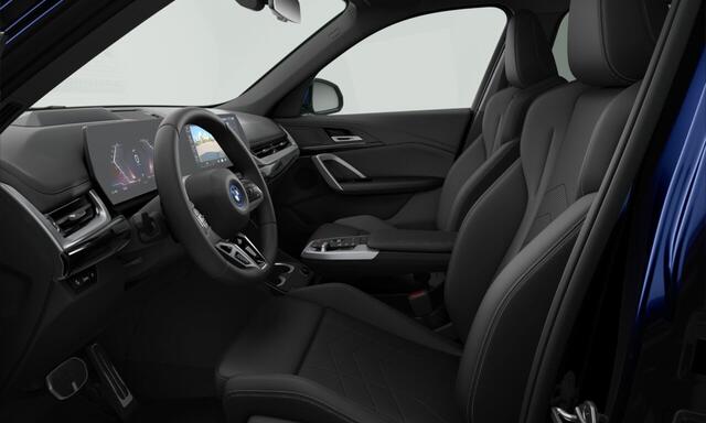 BMW iX1 eDrive20 | M-Sport Pro | 19'' | Panorama. | Head-Up | Park. + Driv. Plus | Trekhaak | Driv. Ass. | Comf. Acc. | Stuur + stoelverw.