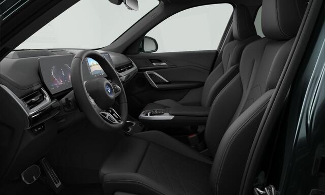 BMW iX1 eDrive20 | M-Sport Pro | 19'' | Panorama. | Head-Up | Park. + Driv. Plus | Trekhaak | Driv. Ass. | Comf. Acc. | Stuur + stoelverw.