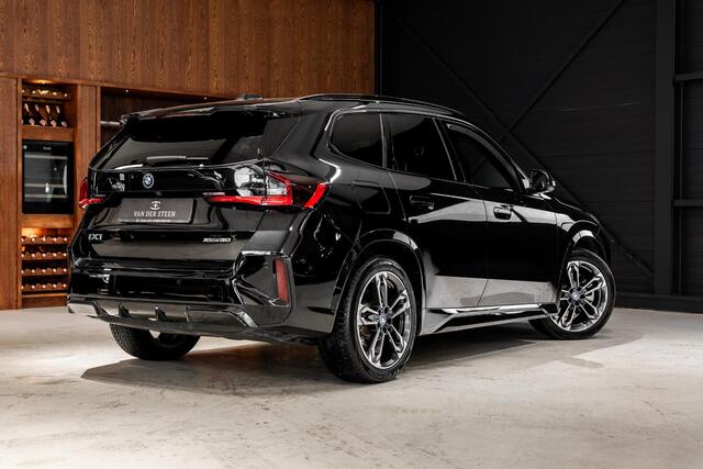 BMW iX1 xDrive30 Launch Edition 67 kWh M Sport | Pano | H&K